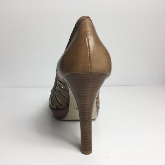 Guess By Marciano Natural Raise Pumps - Picture 4 of 10